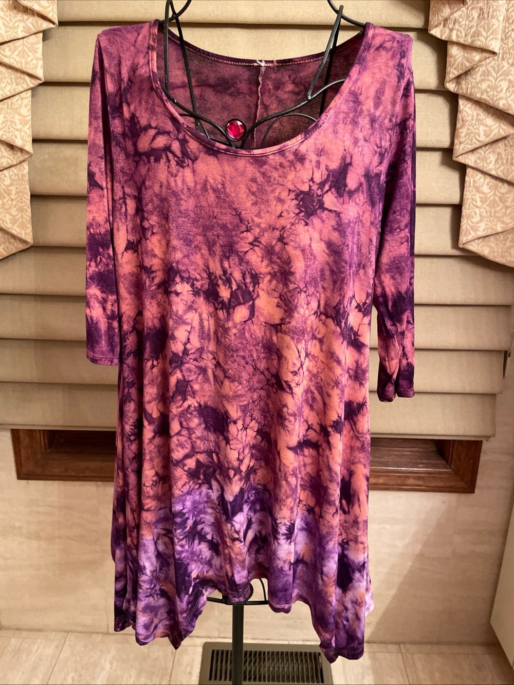 Unbranded Purple Tie Dye Top Shark Bite Hem Stretchy Size M (tags Missing)